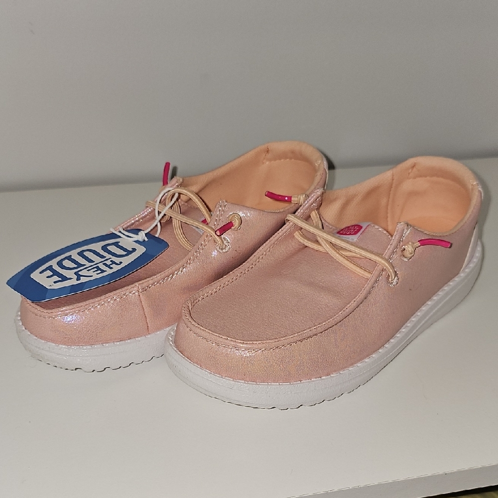 Girls HEYDUDE Pink Peach Wendy Shoes Size 3 NEW